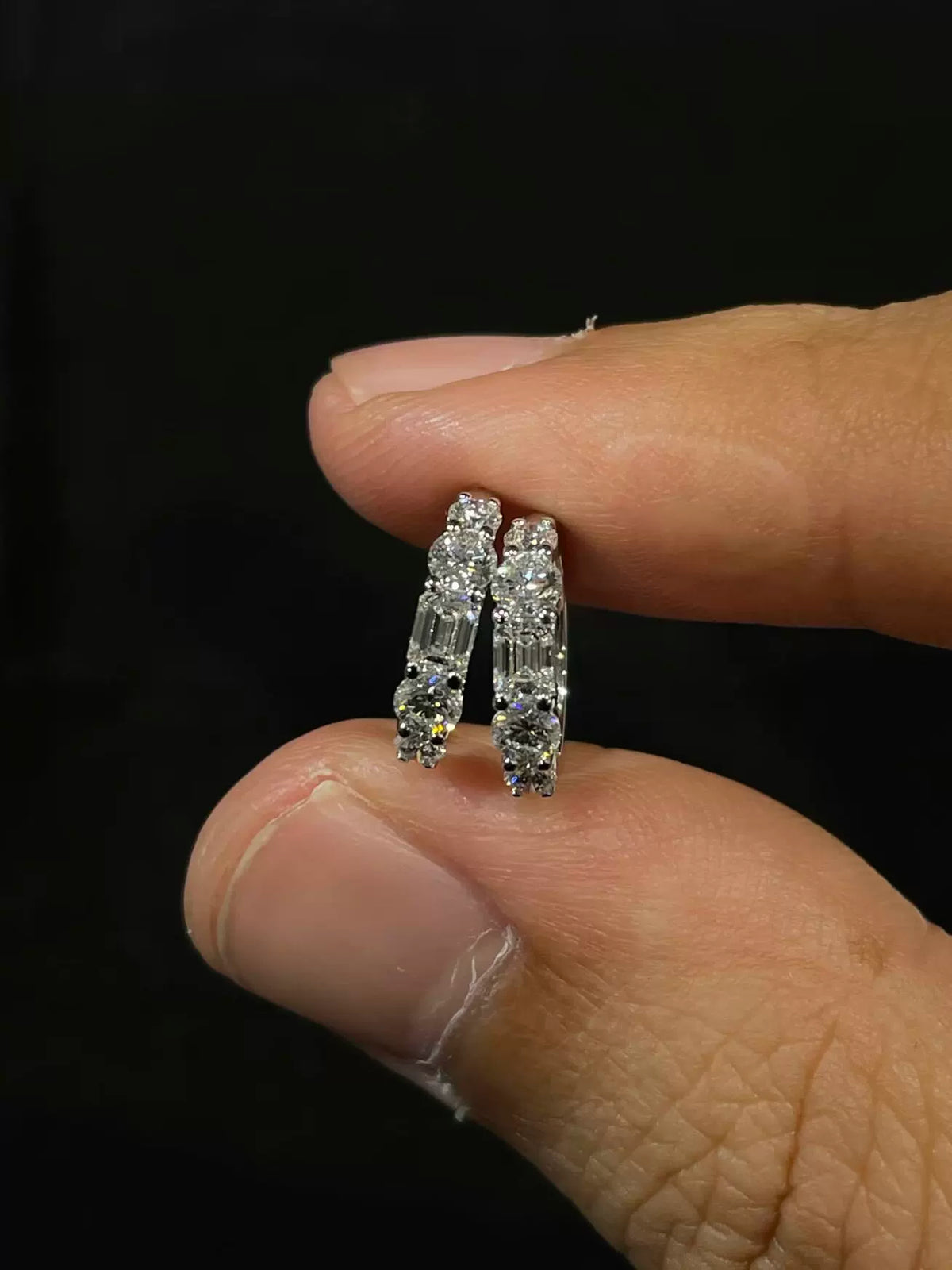 Nivécole pavé lab-grown ear cuff