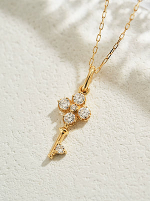 Clé Trèfle pendant detail