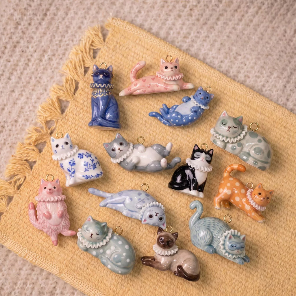 Lace-Collar Sleeping Cat Charm
