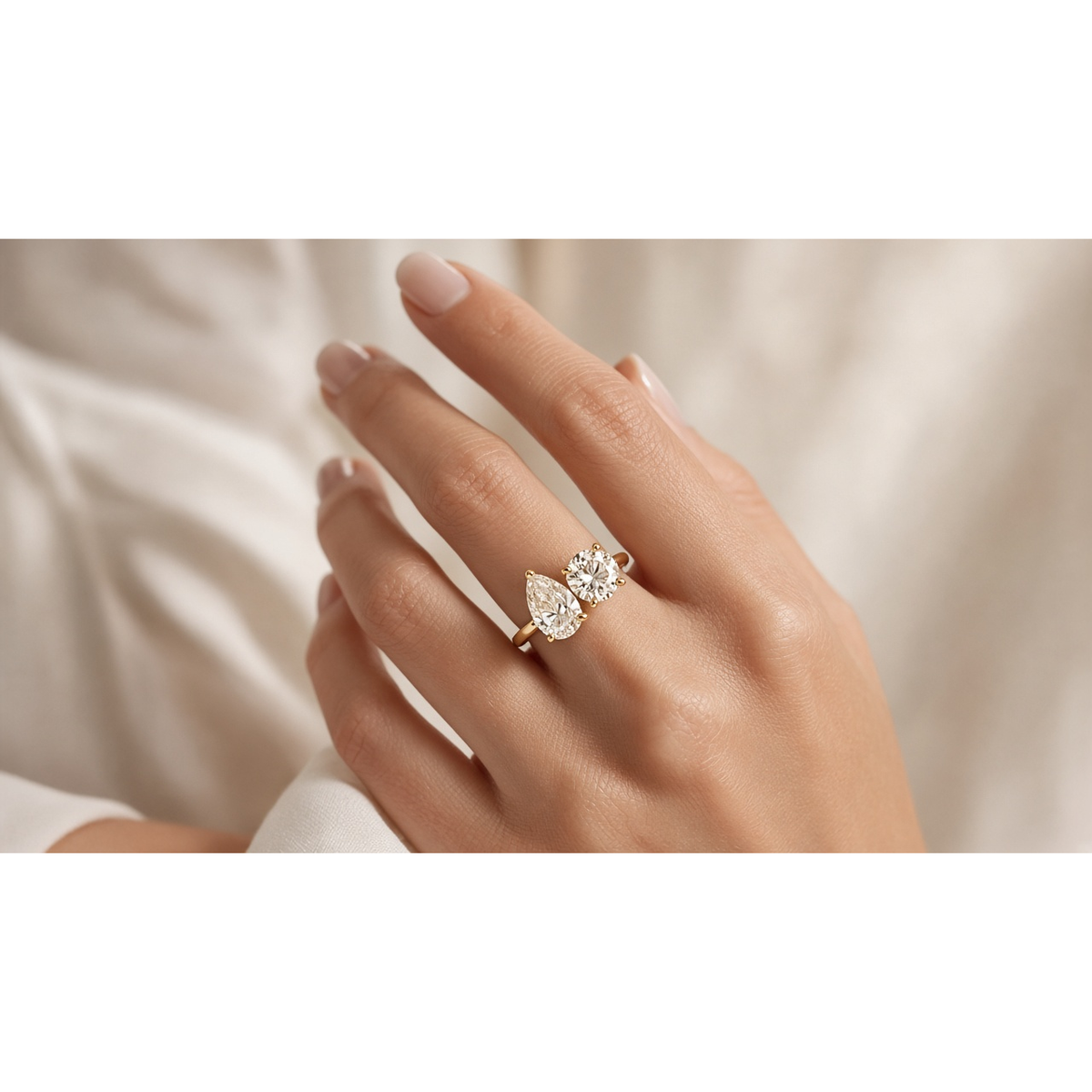 Ovamarq Toi et Moi Ring · 双影对钻戒